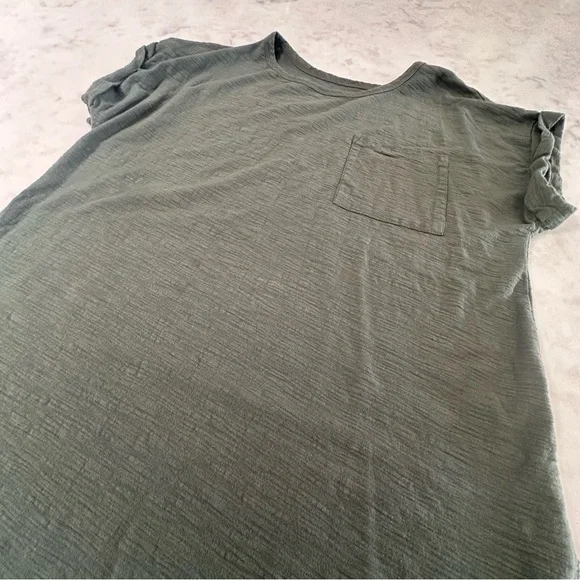 Merona Women’s Dark Olive Green Short Sleeve Tee with pocket. Size Large - Picture 12 of 13